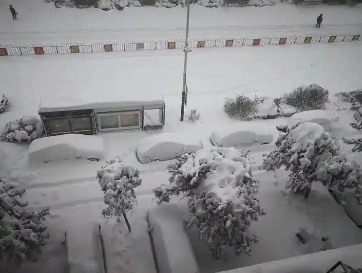 内蒙古东南部暴雪地形因素_包头极端天气常年分布规律_内蒙古通辽暴雪原因